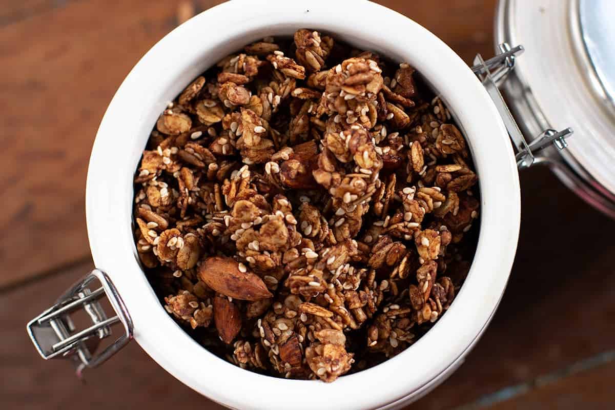 chocolate & almond granola