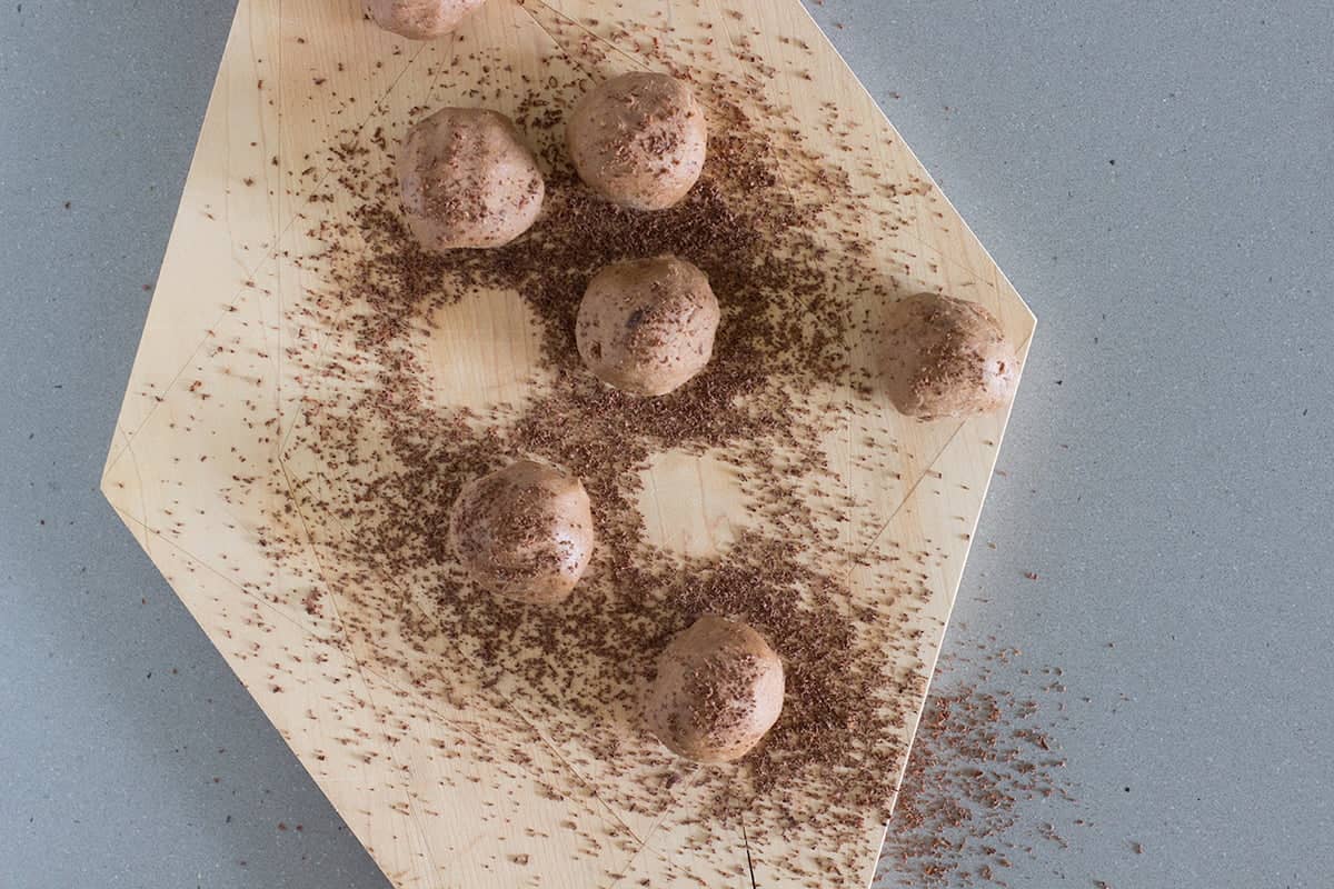 sugar-free-cookie-dough-protein-balls