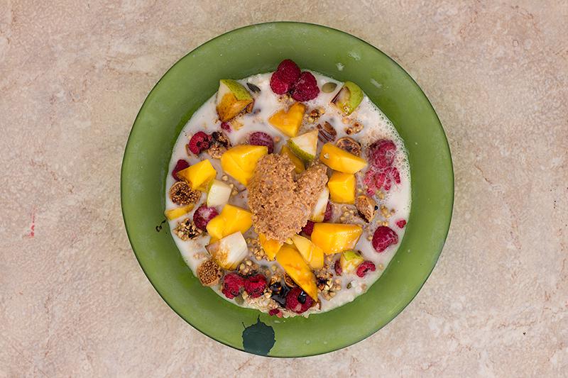 bircher muesli w mango & berries | jessica cox 