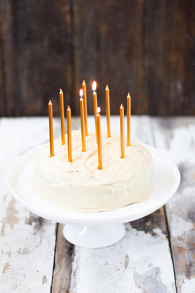 jessica cox | marble birthday cake w creamy frosting (gluten free, vegan)