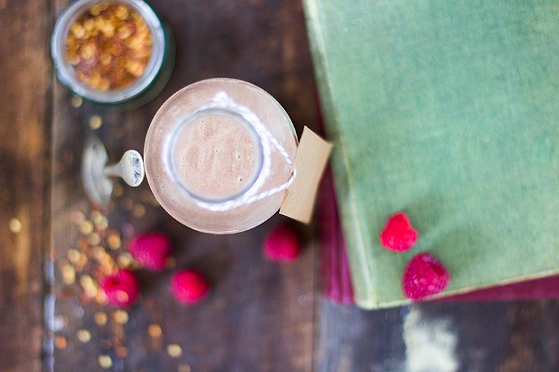 jessica cox | metabolism boosting chocolate chilli mousse smoothie  