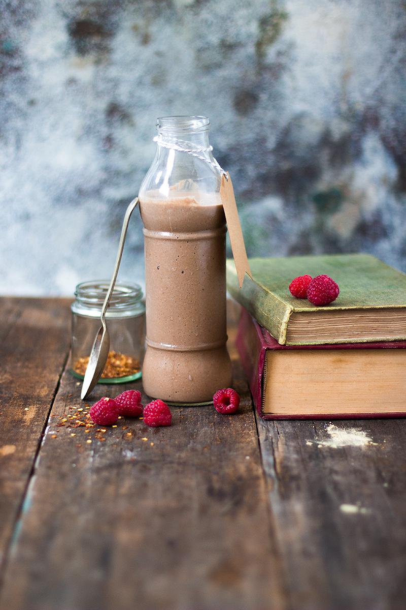jessica cox | metabolism boosting chocolate chilli mousse smoothie