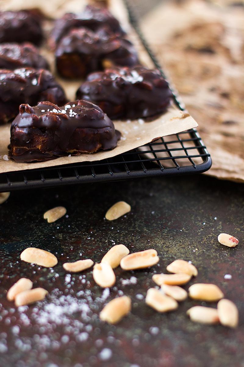 raw snickers carob bar w medicinal mushrooms | jessica cox 