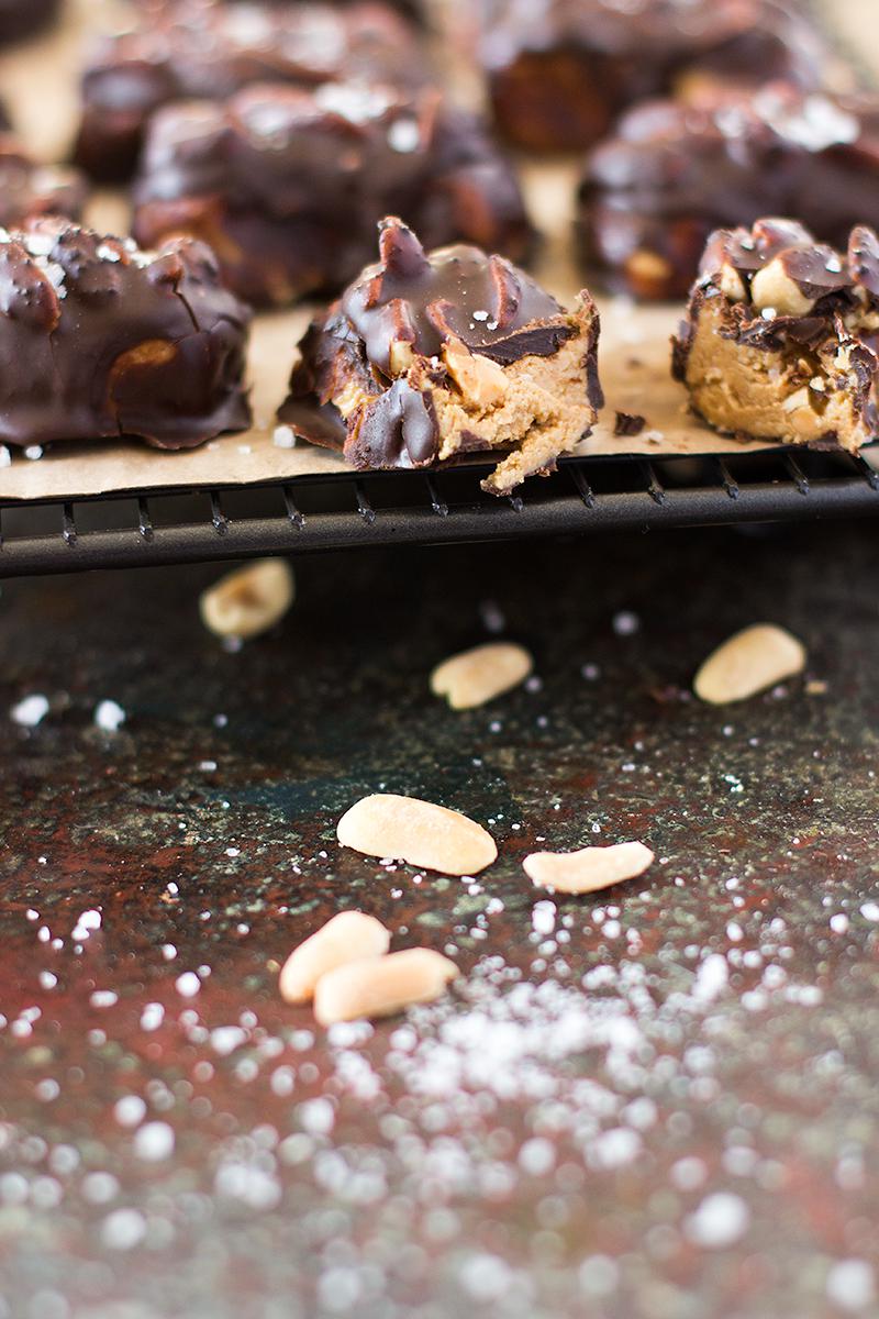 raw snickers carob bar w medicinal mushrooms | jessica cox 