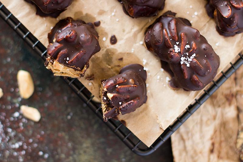 raw snickers carob bar w medicinal mushrooms | jessica cox 