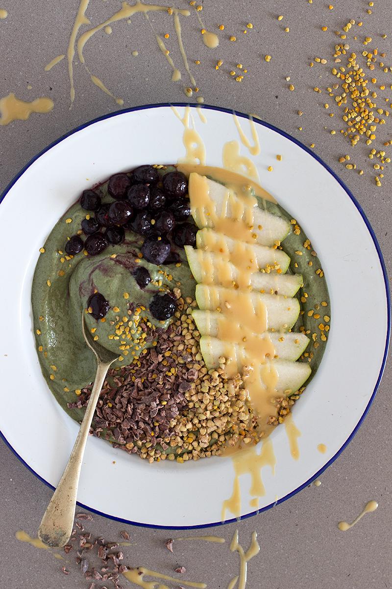 jessica cox | how to make a balanced, fancy pants smoothie bowl