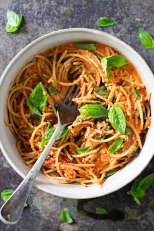 vegan low fodmap roast tomato & basil pasta recipe | Jessica Cox