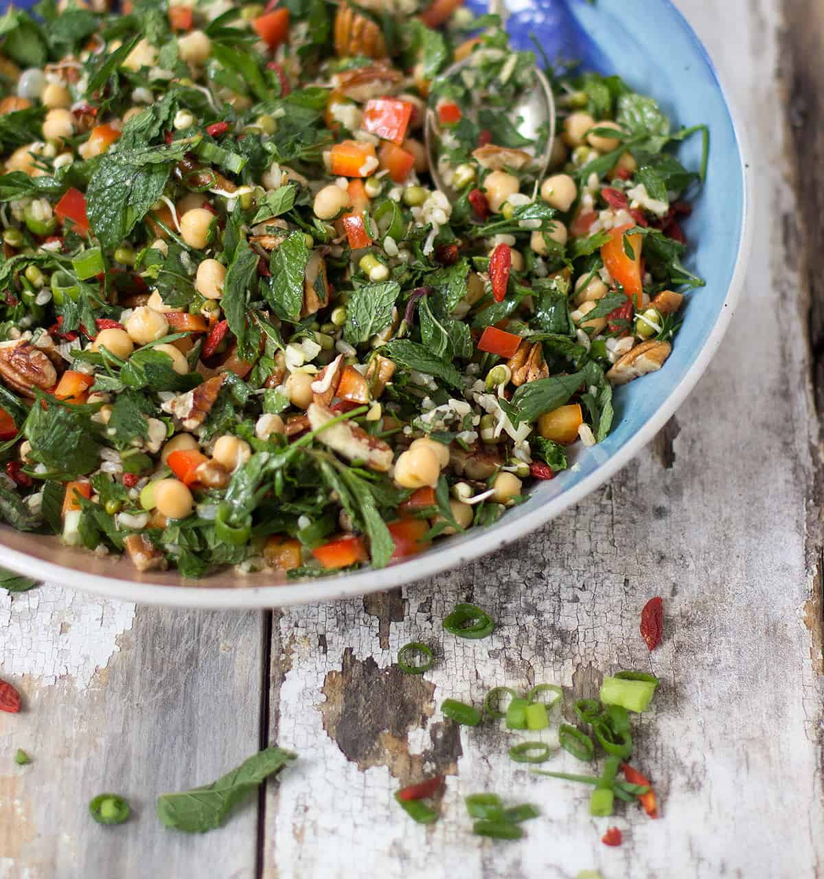 summer goji berry salad