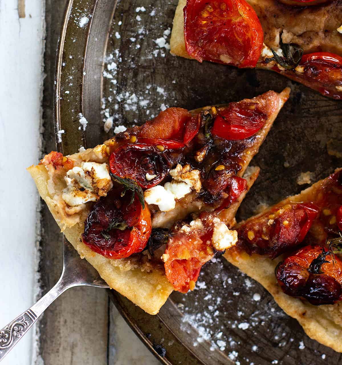 slow roasted tomato & balsamic pizza